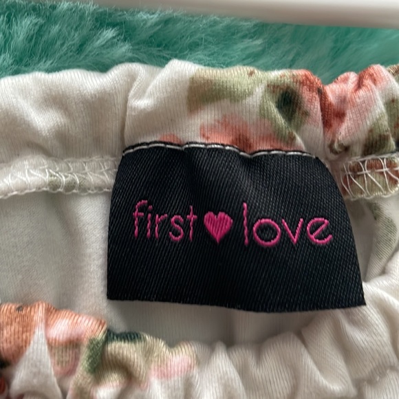 Cream floral large shirt with gold chain straps - Picture 3 of 3